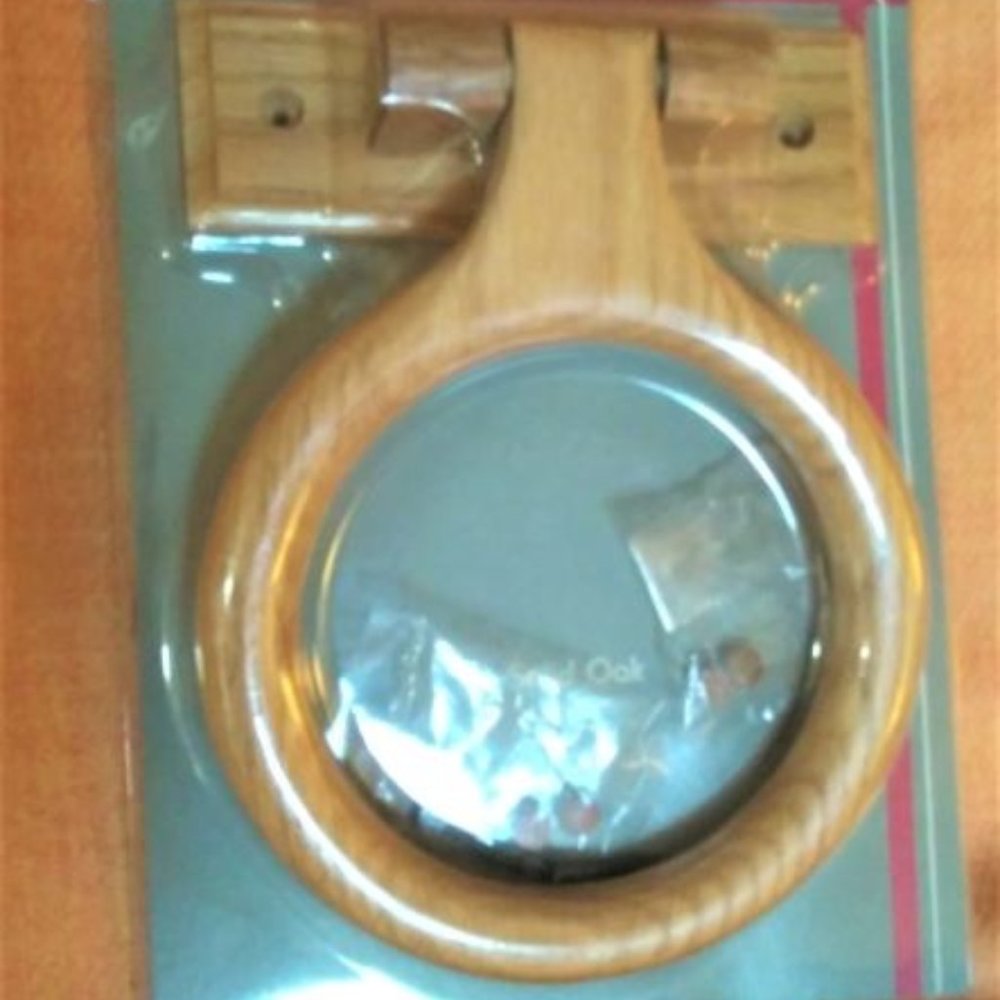 Donner Oak Towel Ring